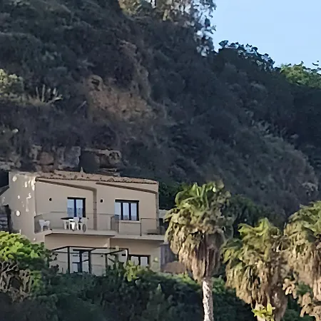 Delle Pomelie - Castellammare Del Golfo *